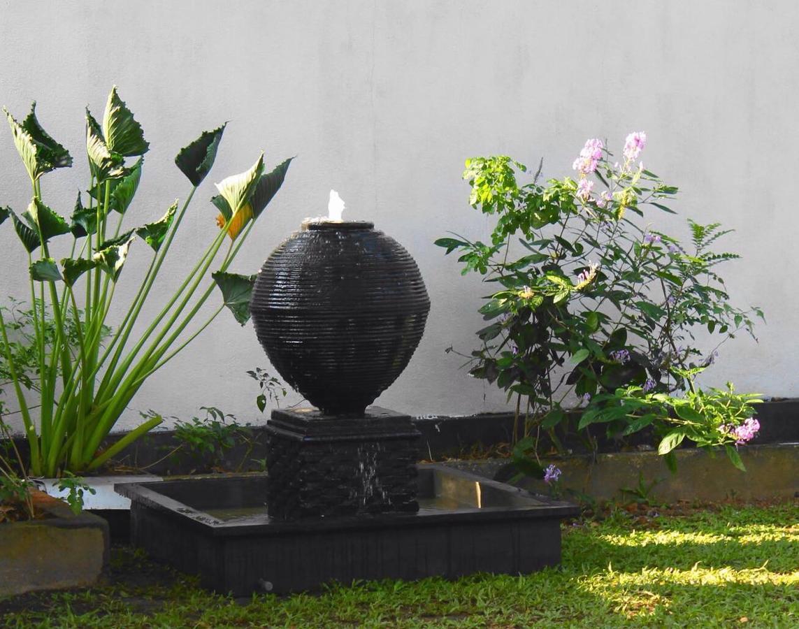 Mahakumara White House Hotel Kalutara Exteriér fotografie